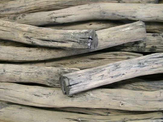 白炭（備長炭）の外観