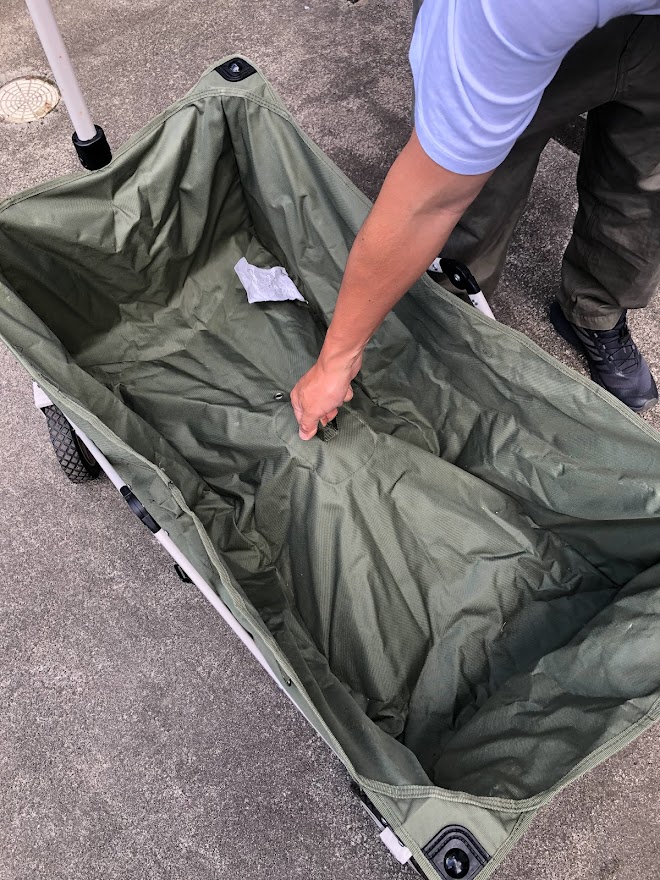 コールマン アウトドアワゴンの内部容量と生地の様子