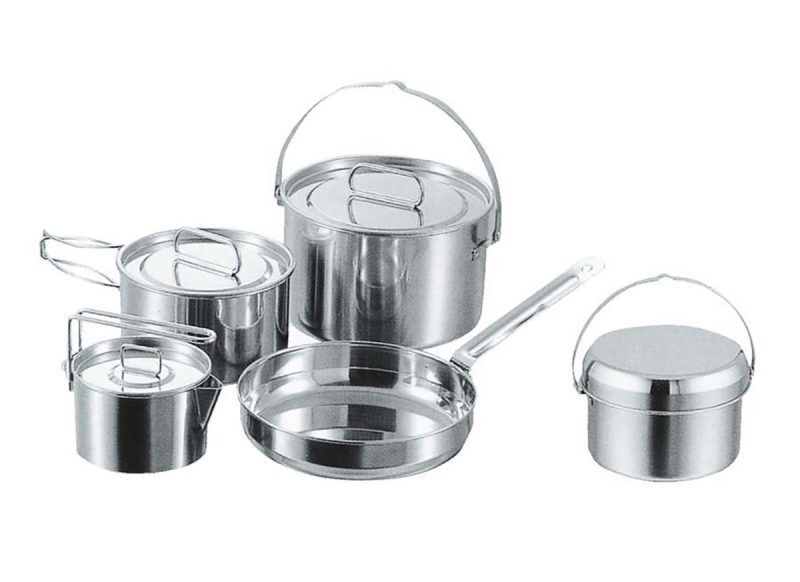 キャプテンスタッグ ラグナステンレスクッカーLセットの写真。ケトル付きでファミリーキャンプにも使いやすい耐久性の高いステンレス製クッカーセット。