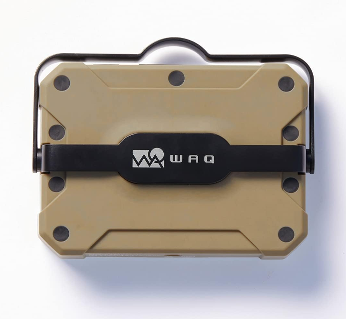 ベージュカラーのWAQ LEDランタン2 正面デザイン