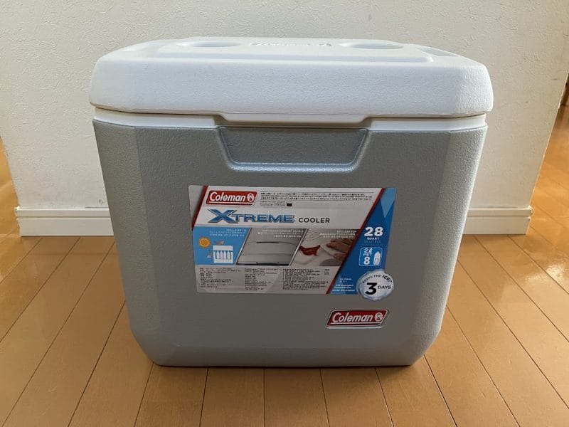 コールマン エクストリームクーラー28QT Amazon限定アイスシルバー 外観
