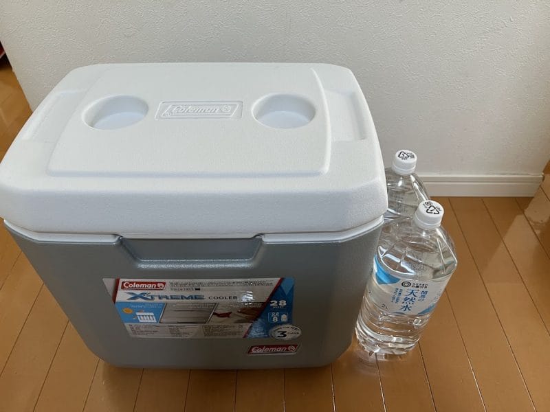コールマン エクストリームクーラー28QTのサイズ感（2Lペットボトル比較）